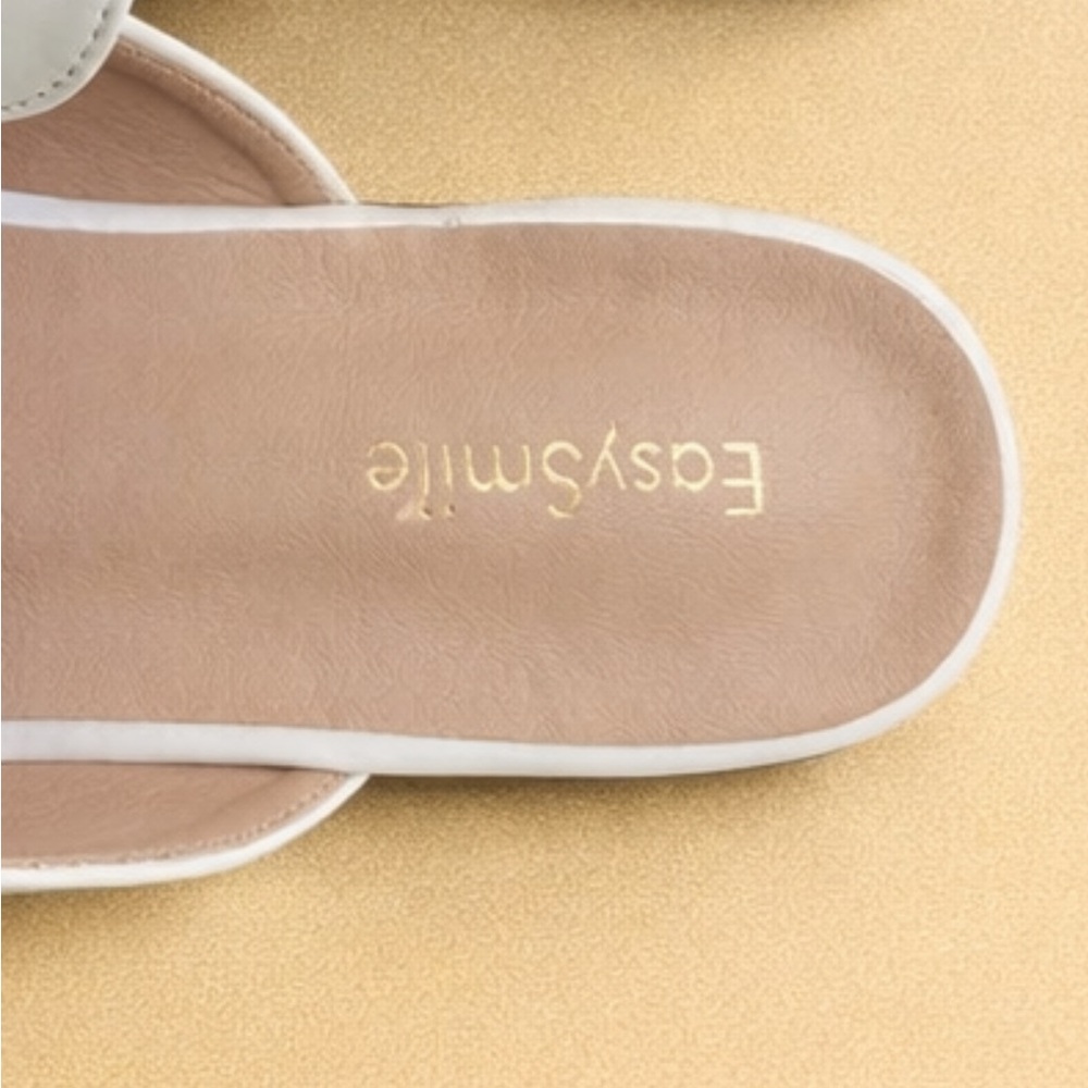 ❤️Easy Smile- White Mules with Gold Chain Size 7 - Picture 3 of 8